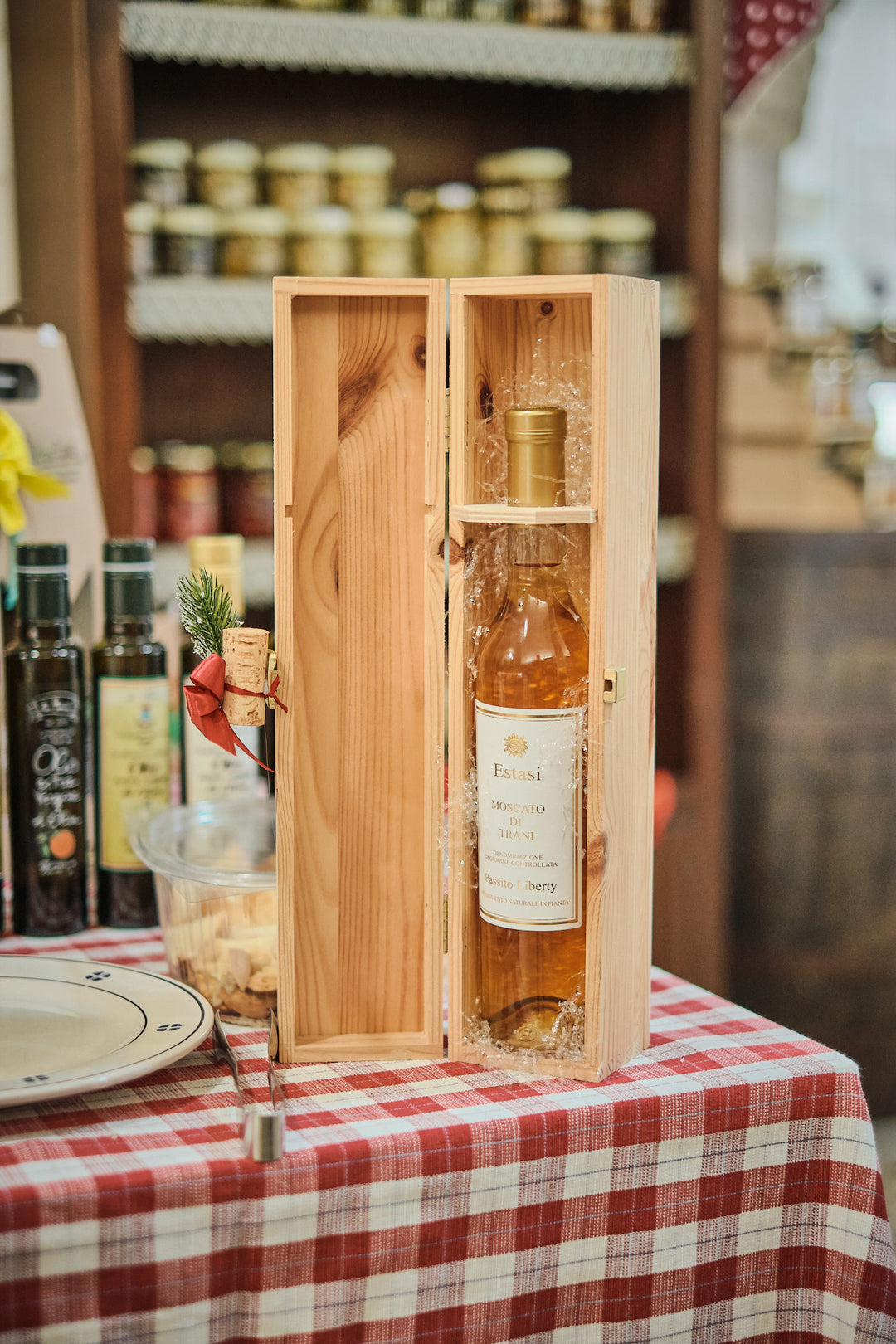 MOSCATO DI TRANI CON CASSETTINA IN LEGNO